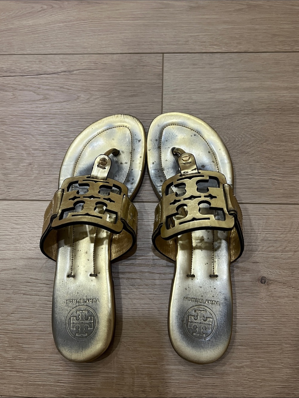 Tory Burch Metallic Gold Logo Thong Sandals size 9 - Picture 5 of 5